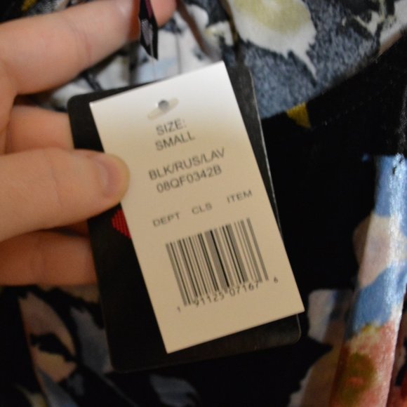 NWT Floral Velvet Lace Cold Shoulder Dress Small - Picture 6 of 8